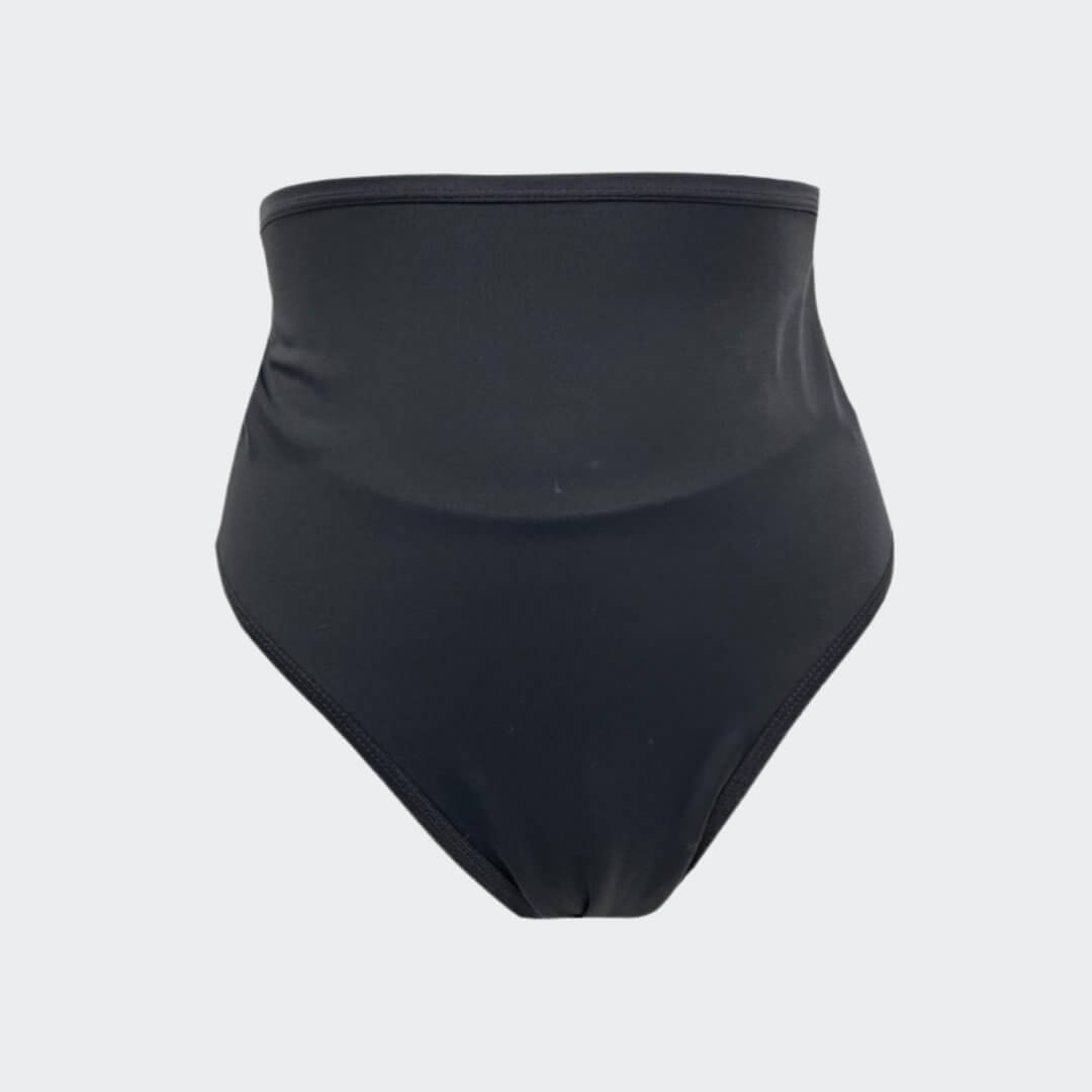 Womens Ostomy Microfibre Full Brief - Discover ultimate comfort and confidence with our Microfiber Full Brief lady underwear. Designed with the utmost care for women with ostomies, these elegant undergarments offer a seamless blend of style and functional